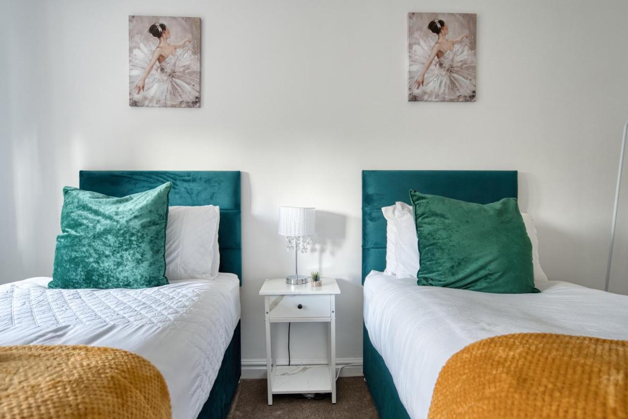 Liverpool Home With Free Parking West Derby Exteriér fotografie