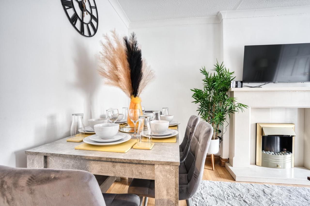 Liverpool Home With Free Parking West Derby Exteriér fotografie