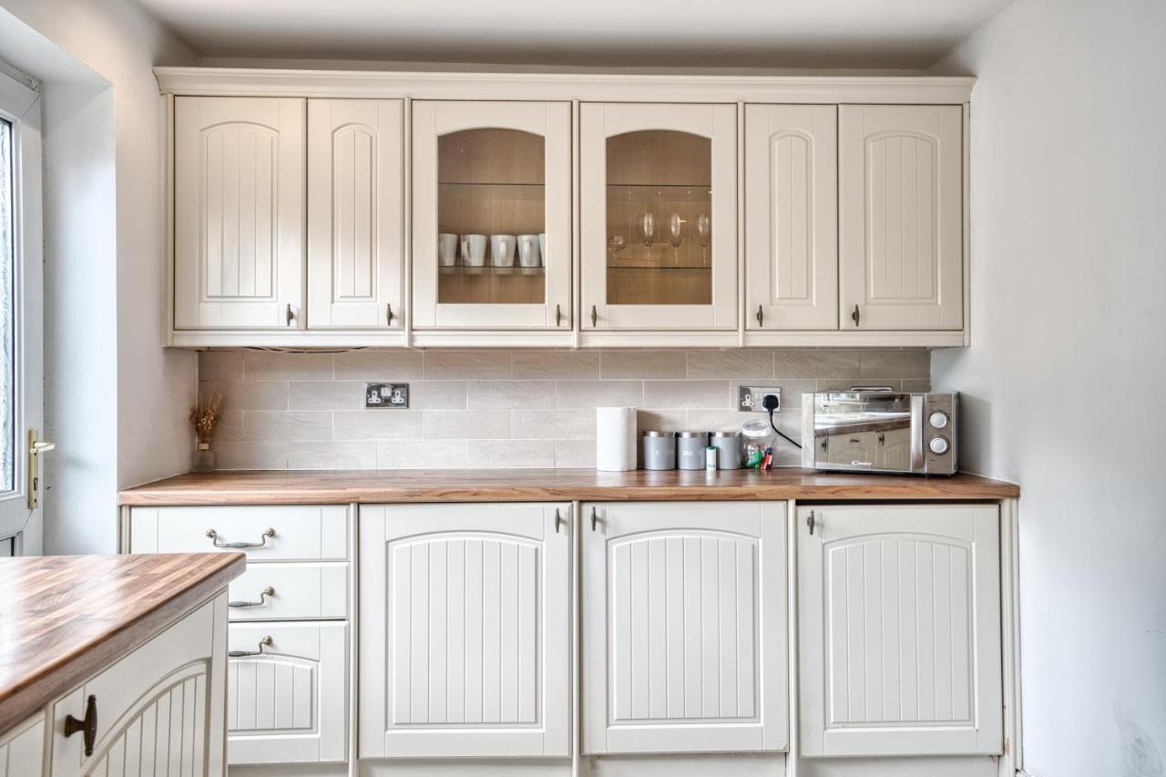 Liverpool Home With Free Parking West Derby Exteriér fotografie