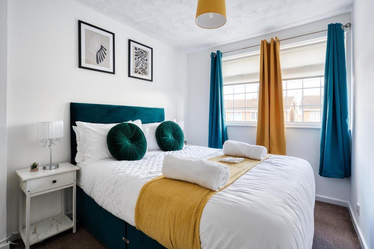 Liverpool Home With Free Parking West Derby Exteriér fotografie