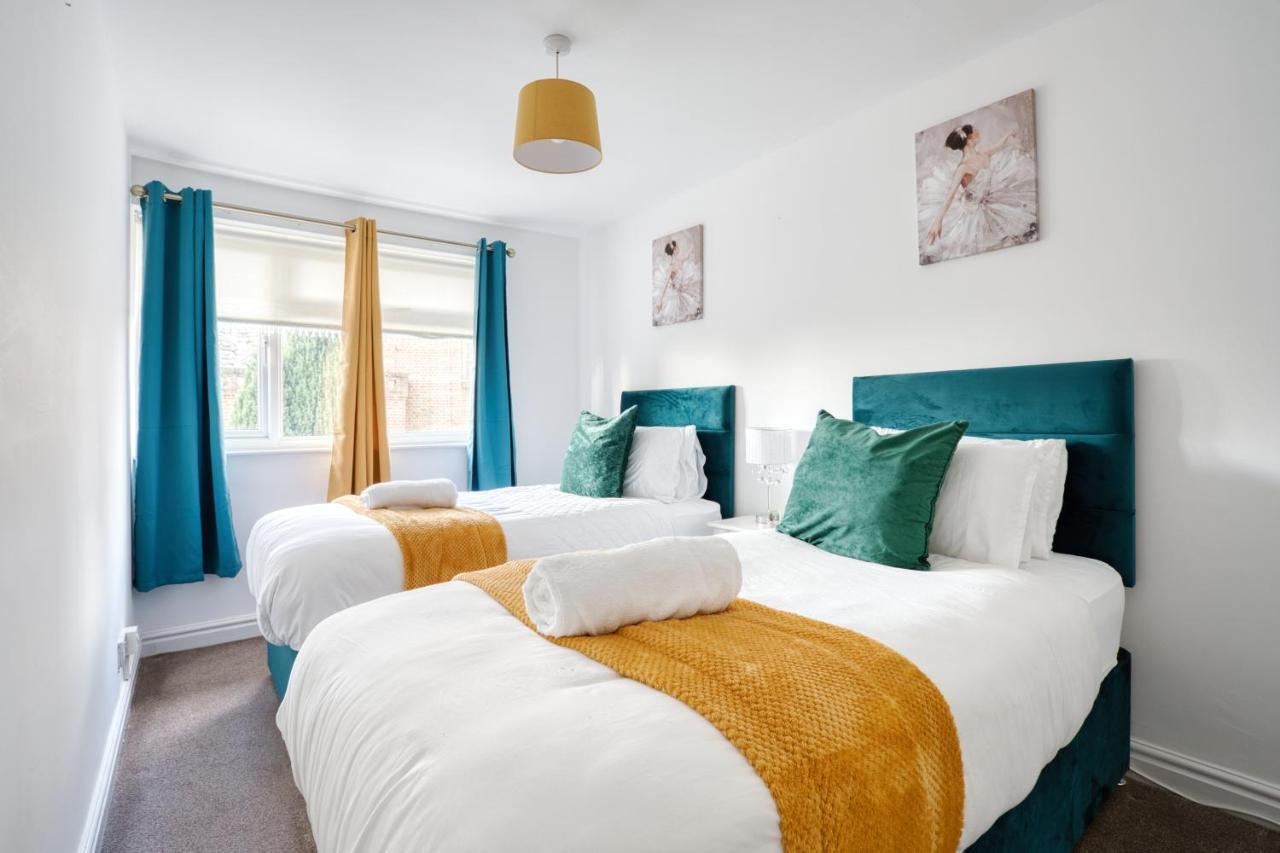 Liverpool Home With Free Parking West Derby Exteriér fotografie